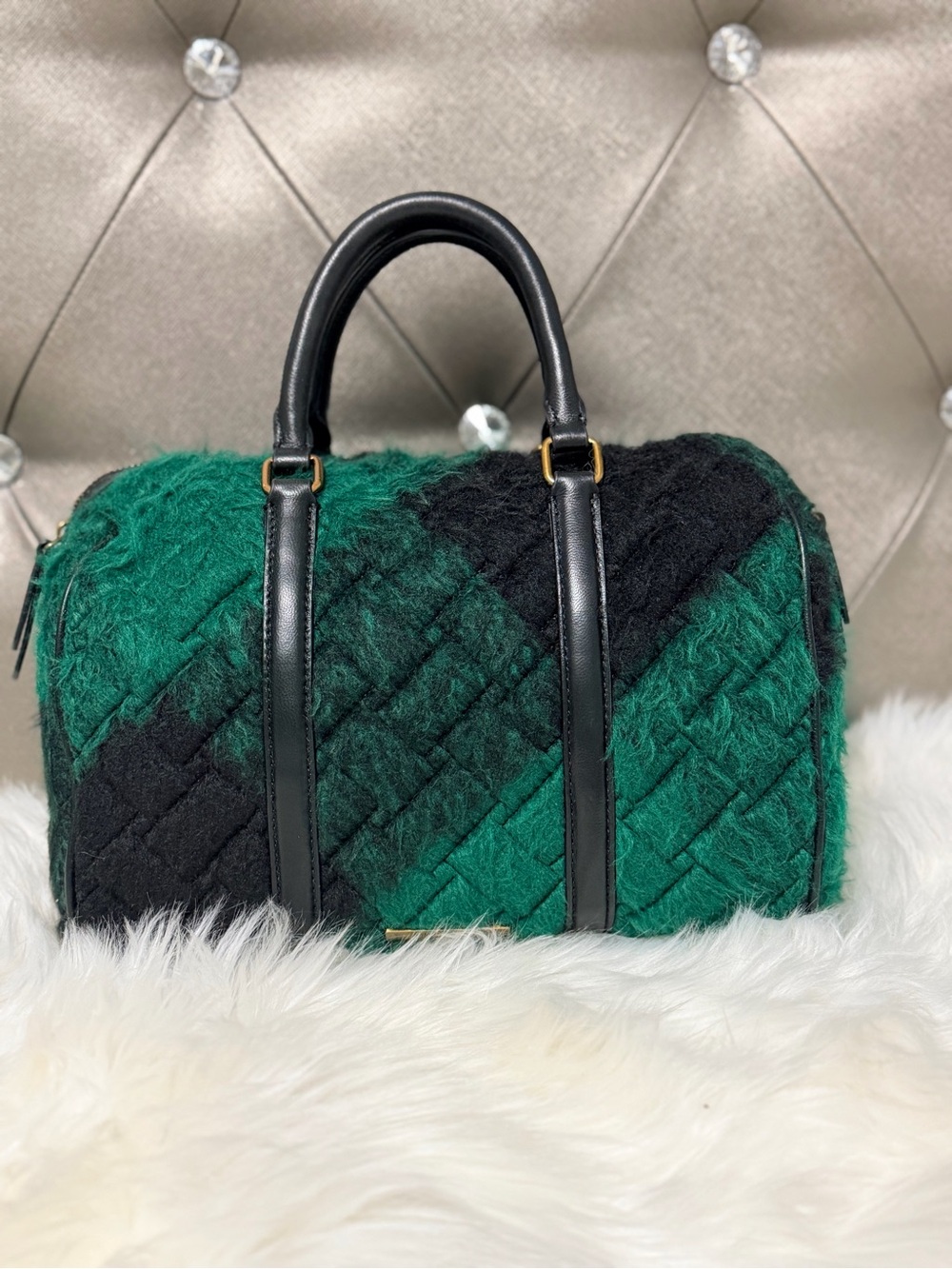 Kurt Geiger Green Quilted Faux-Fur Satchel with Black Straps - Picture 4 of 4